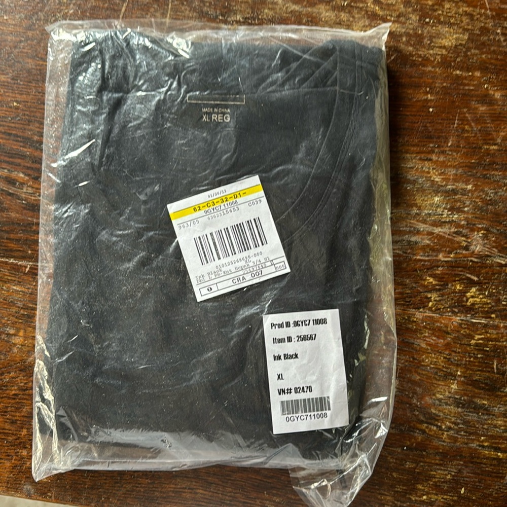 NWT 3/4 sleeve scoop neck top